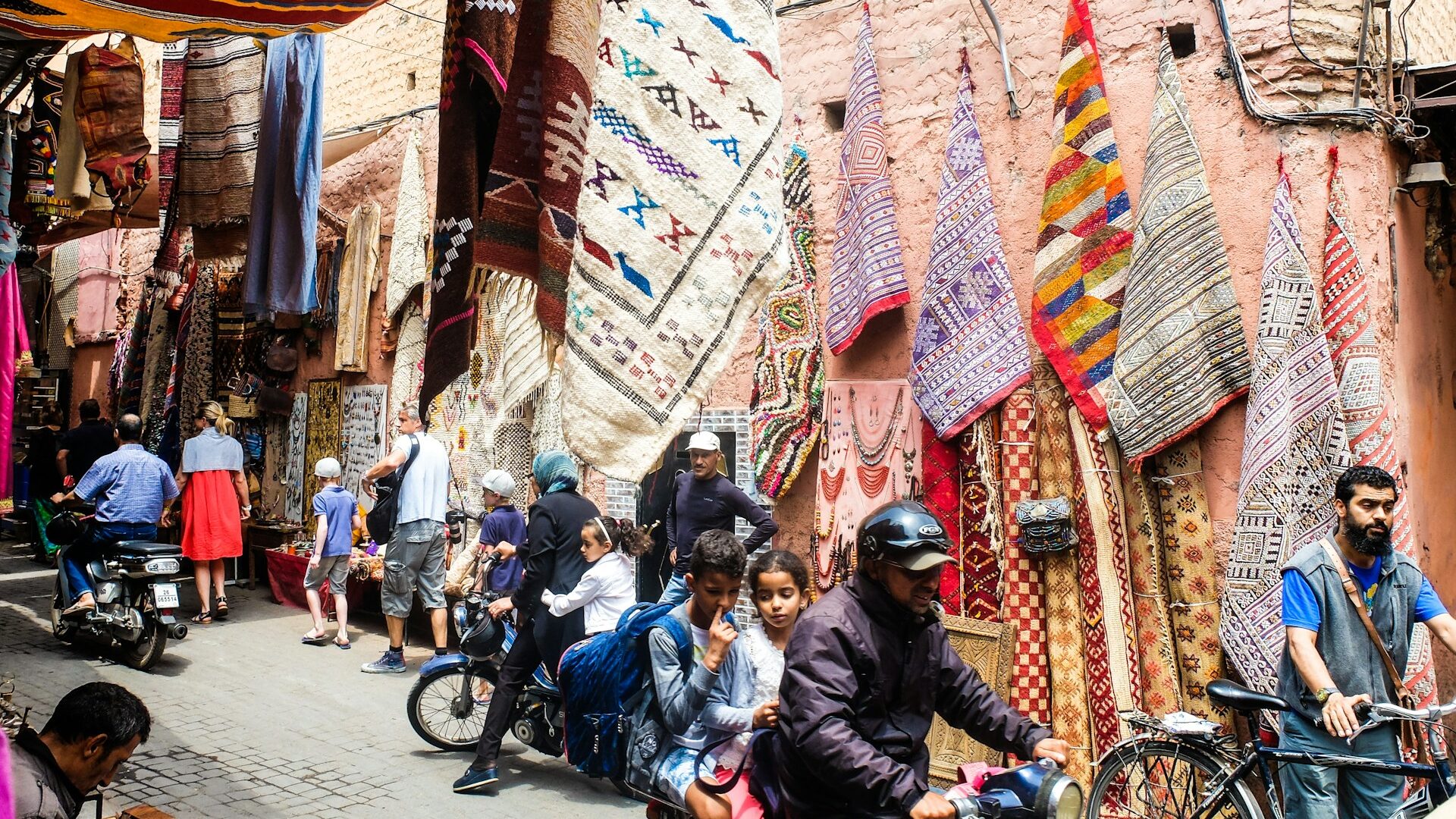 A local market, showing the importance of empowering the local community when travelling.